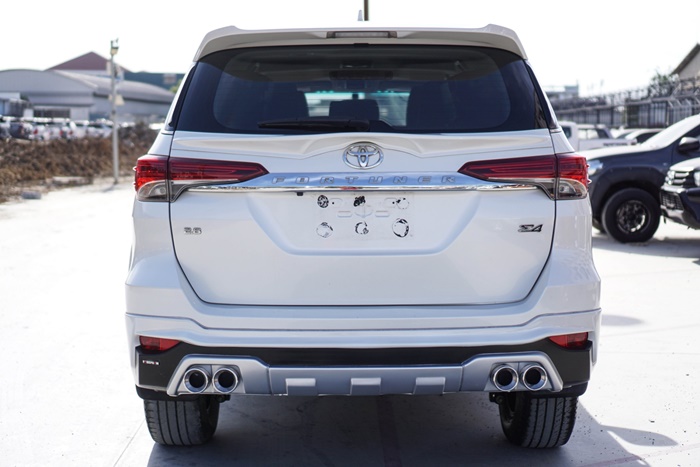 TOYOTA FORTUNER