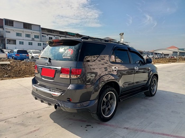 TOYOTA FORTUNER