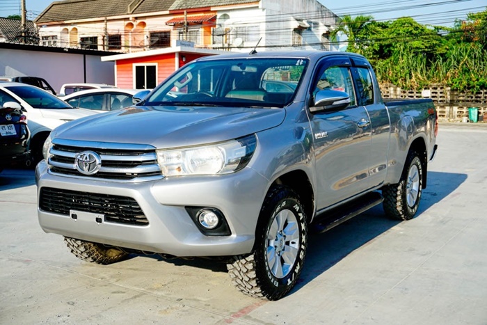 TOYOTA HILUX