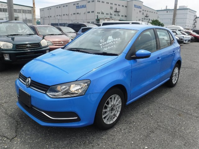 VOLKSWAGEN POLO