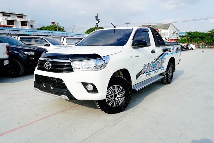 TOYOTA HILUX