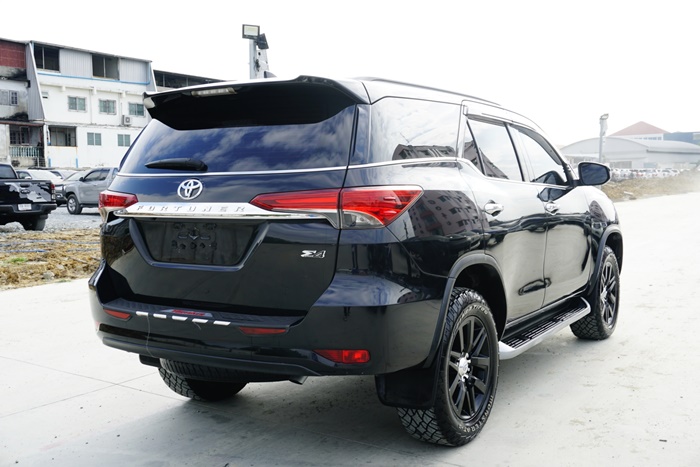 TOYOTA FORTUNER