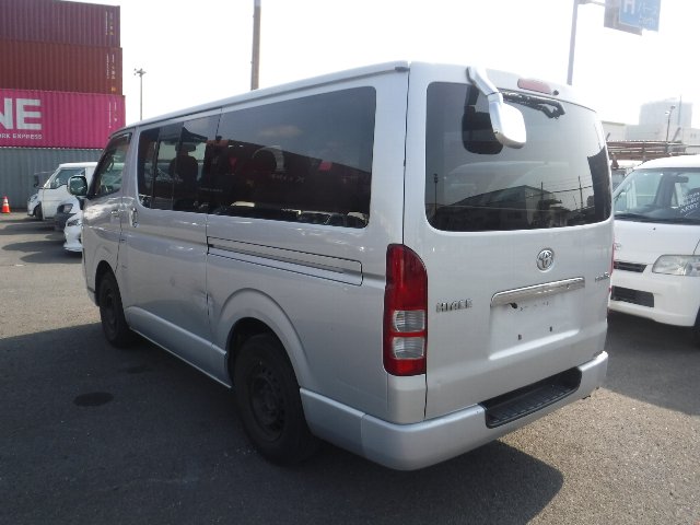 TOYOTA HIACE VAN