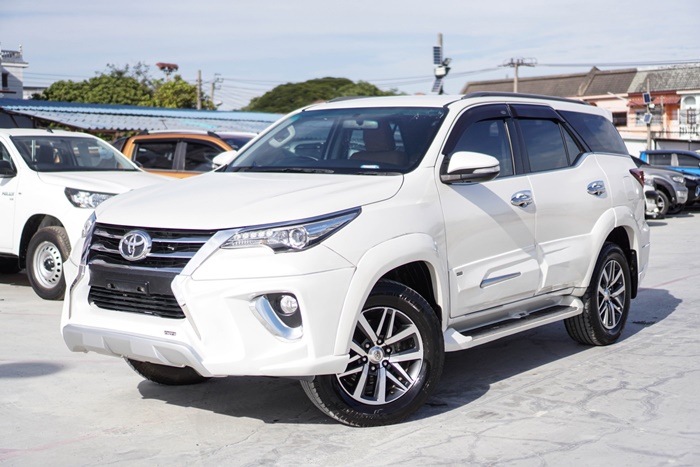 TOYOTA FORTUNER