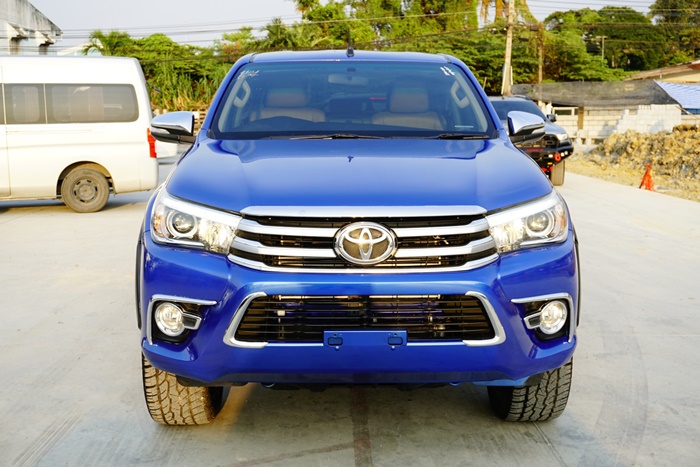 TOYOTA HILUX