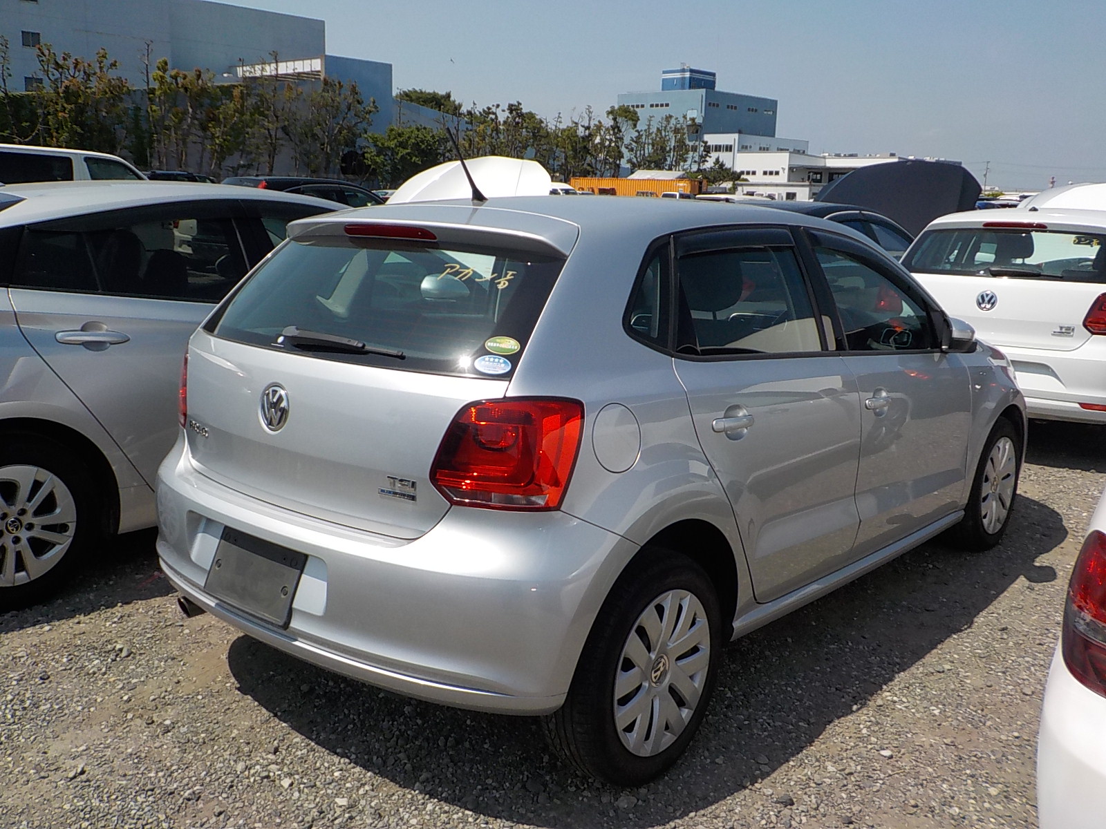 VOLKSWAGEN POLO