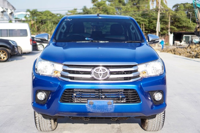 TOYOTA HILUX