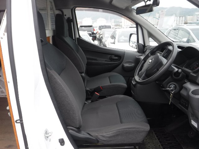 NISSAN VANETTE NV200