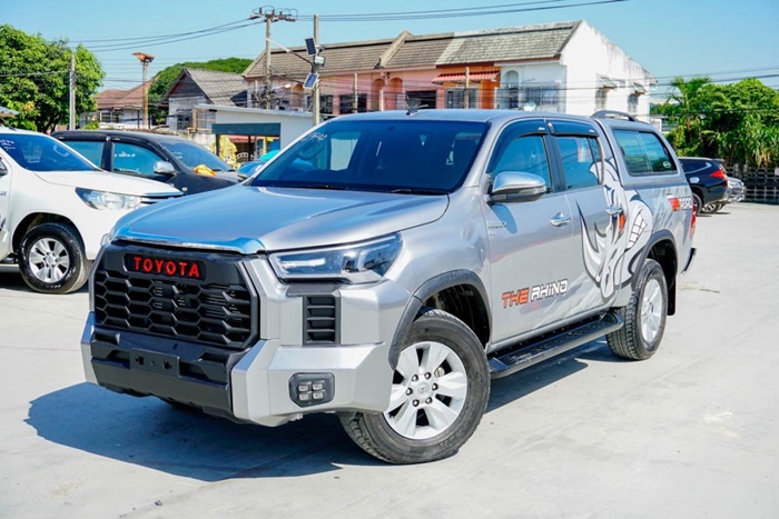 TOYOTA HILUX