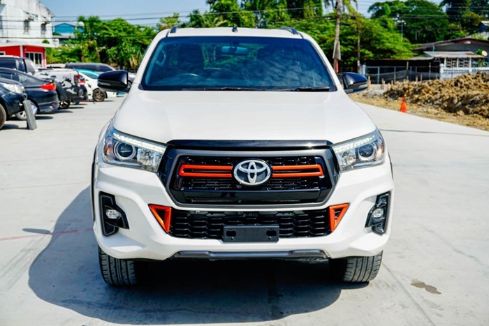 TOYOTA HILUX