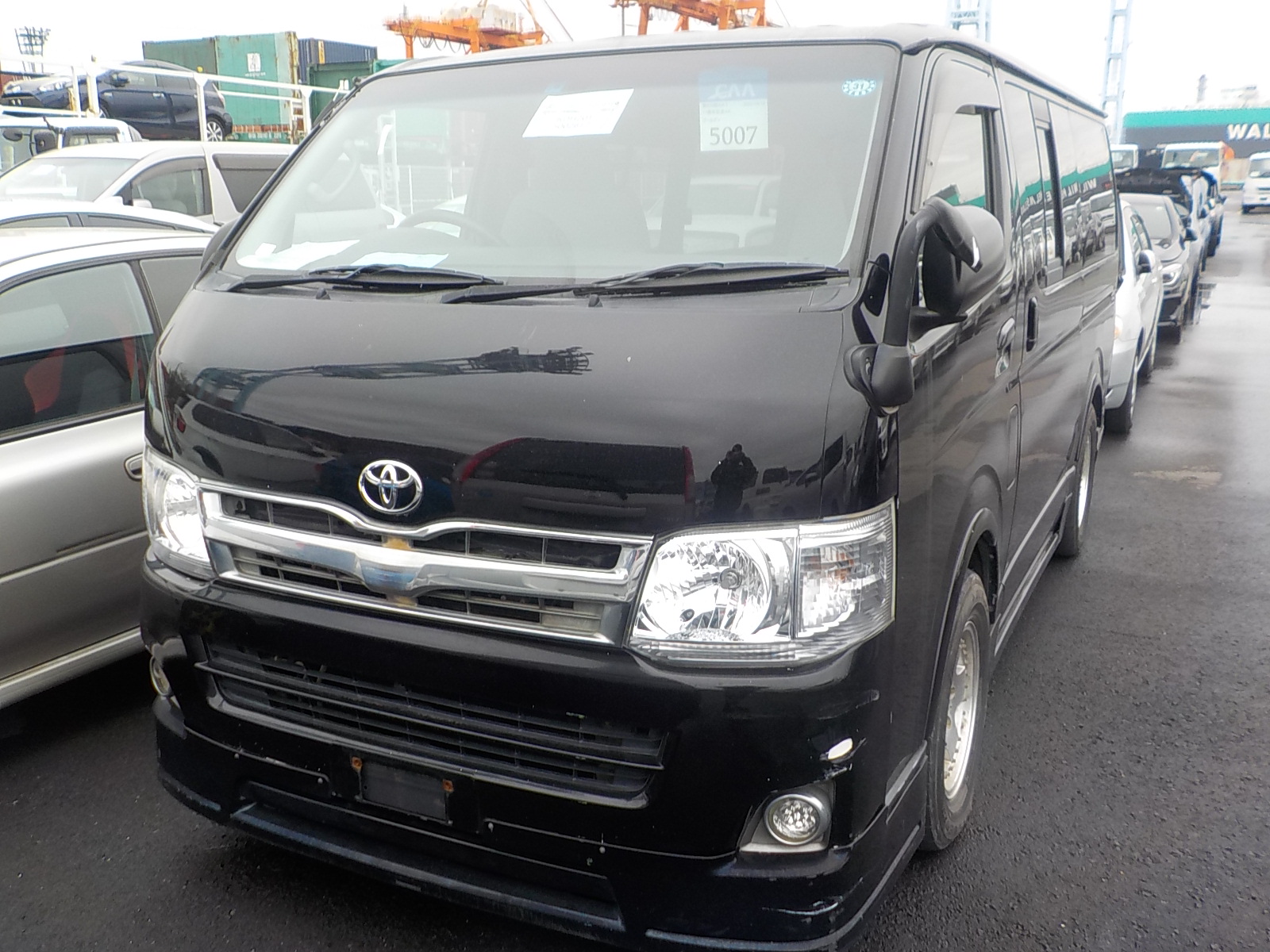 TOYOTA HIACE VAN