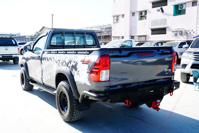 TOYOTA HILUX