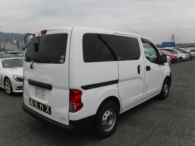 NISSAN VANETTE NV200