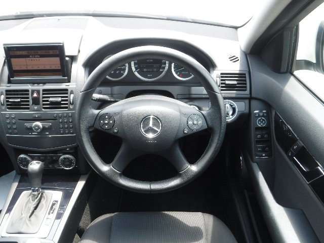 MERCEDEZ BENZ C200