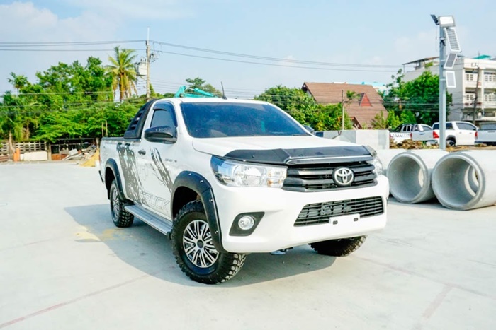 TOYOTA HILUX