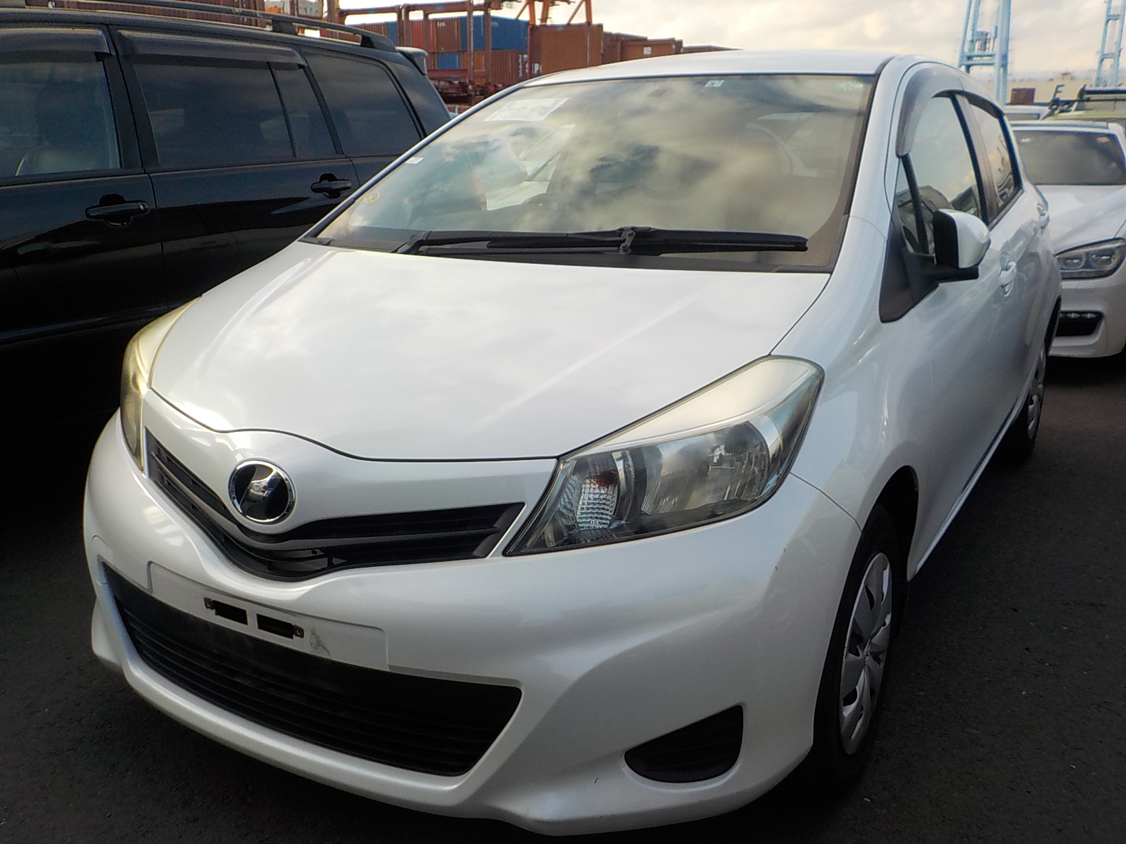 TOYOTA VITZ