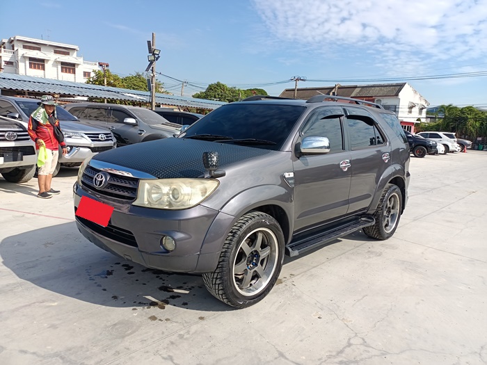 TOYOTA FORTUNER