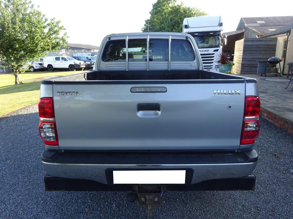 TOYOTA HILUX 2.5