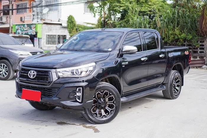 TOYOTA HILUX