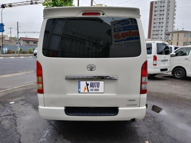 TOYOTA HIACE VAN LONG SUPER GL