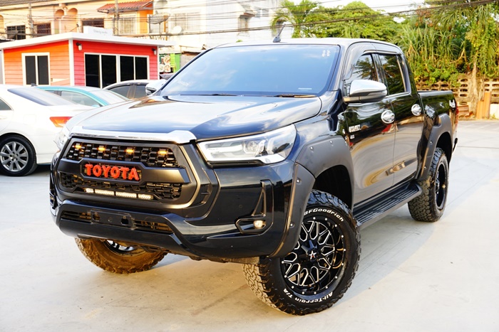 TOYOTA HILUX