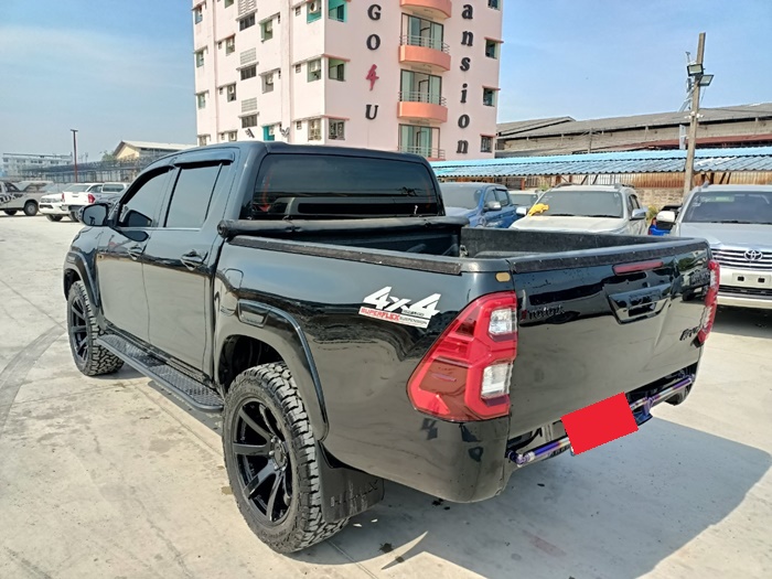 TOYOTA HILUX