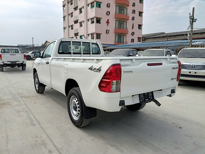 TOYOTA HILUX