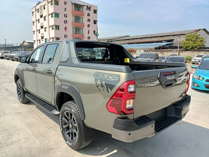 TOYOTA HILUX