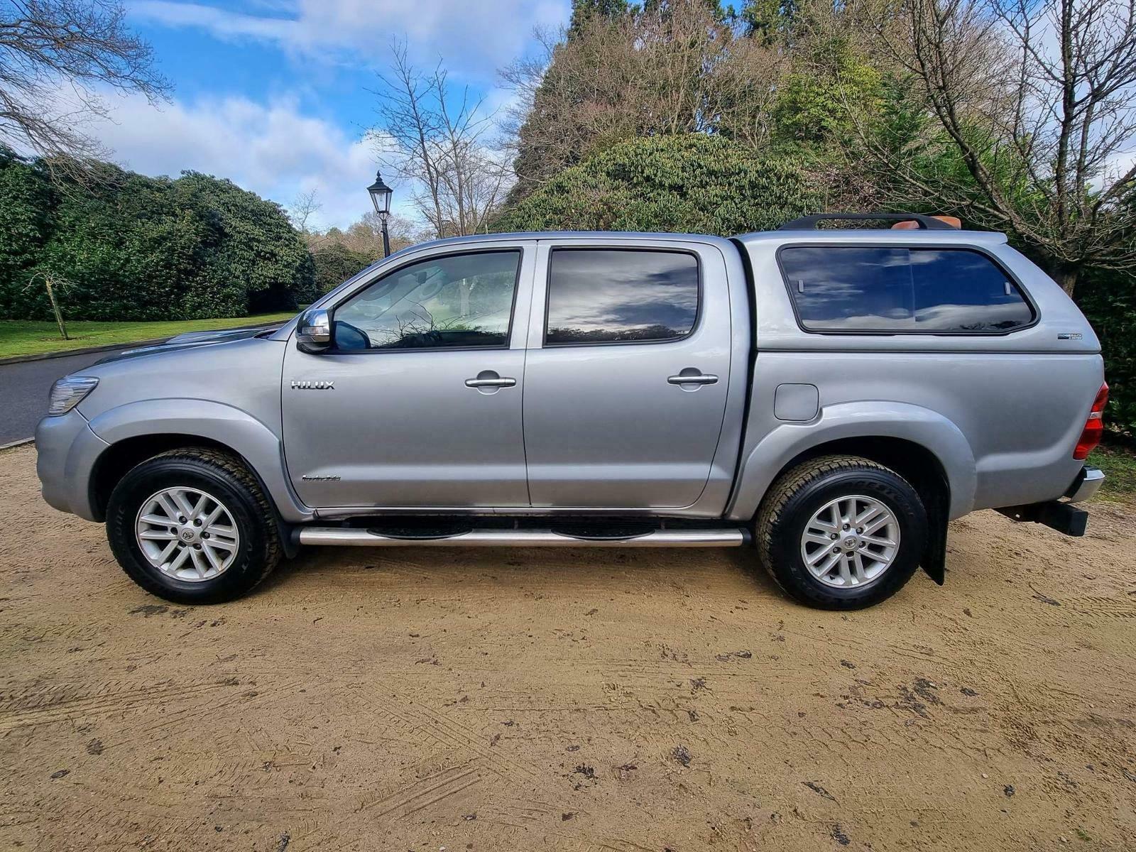 TOYOTA HILUX 3.0 INVINCIBLE D/CABIN 4WD