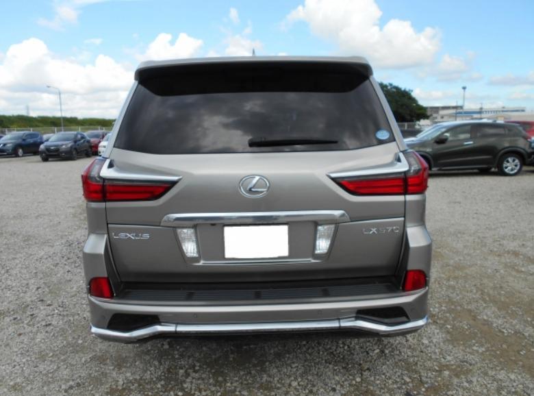 Lexus LX570