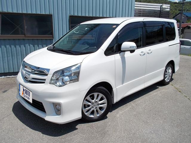 TOYOTA NOAH SI