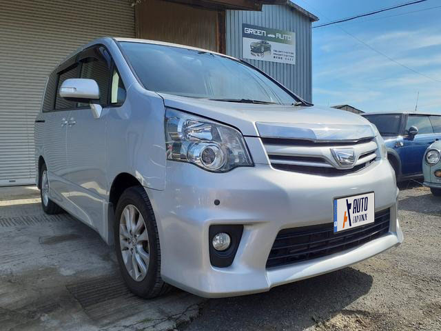 TOYOTA NOAH SI