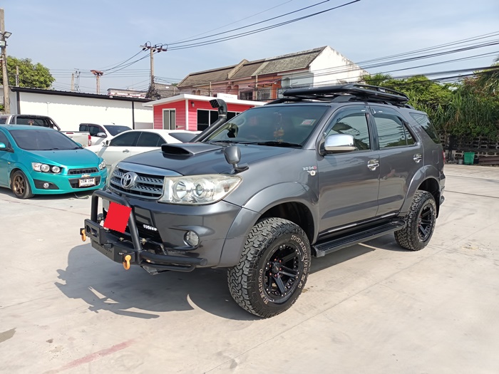 TOYOTA FORTUNER