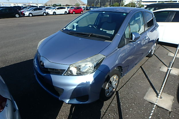 TOYOTA VITZ