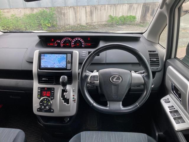 TOYOTA VOXY ZS