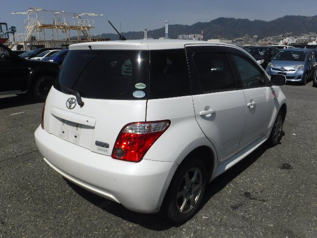 TOYOTA IST