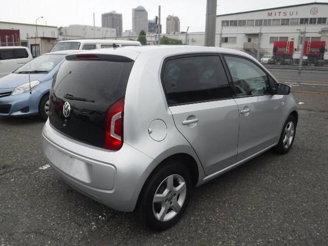 VOLKSWAGEN UP