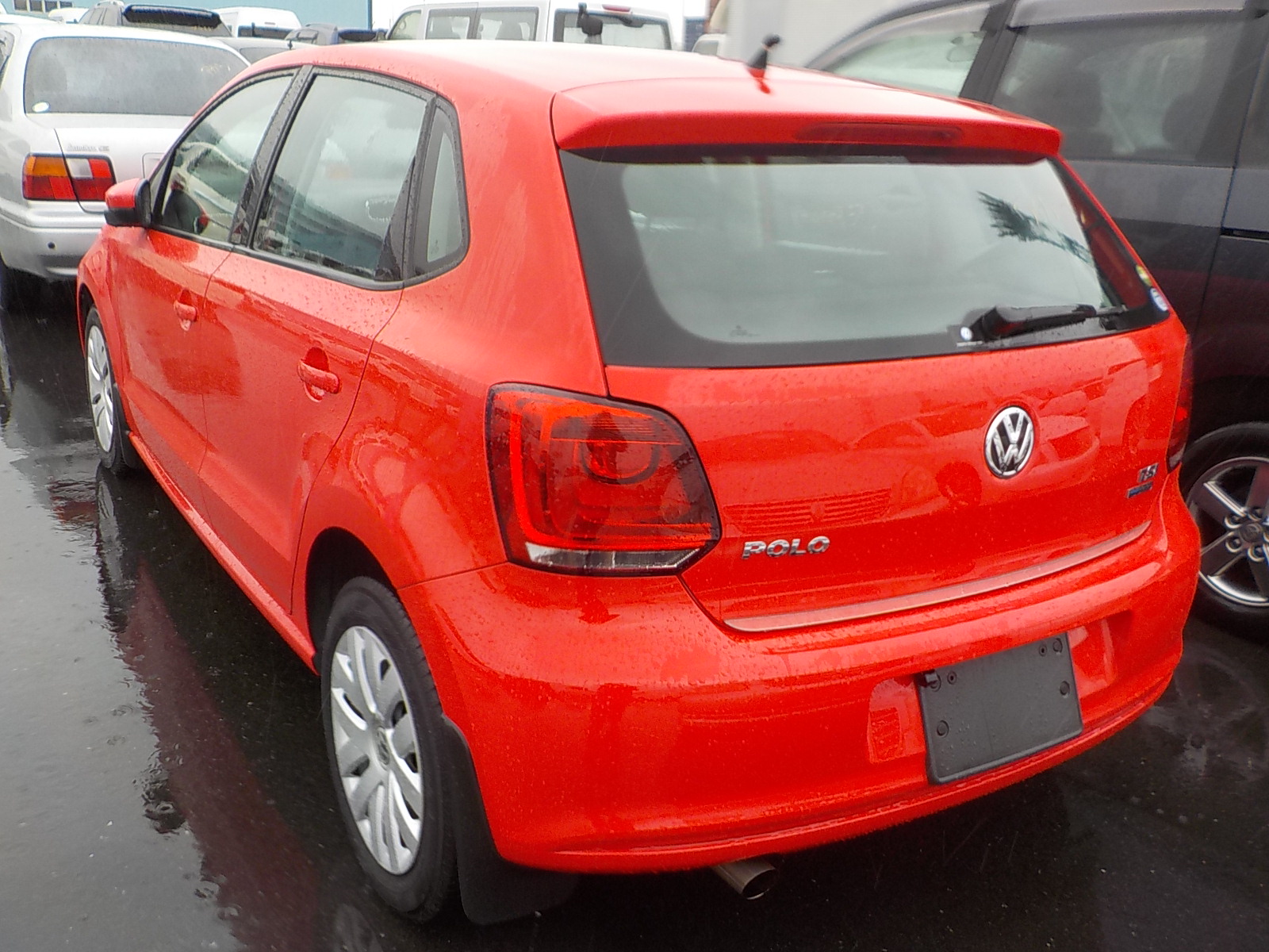 VOLKSWAGEN POLO