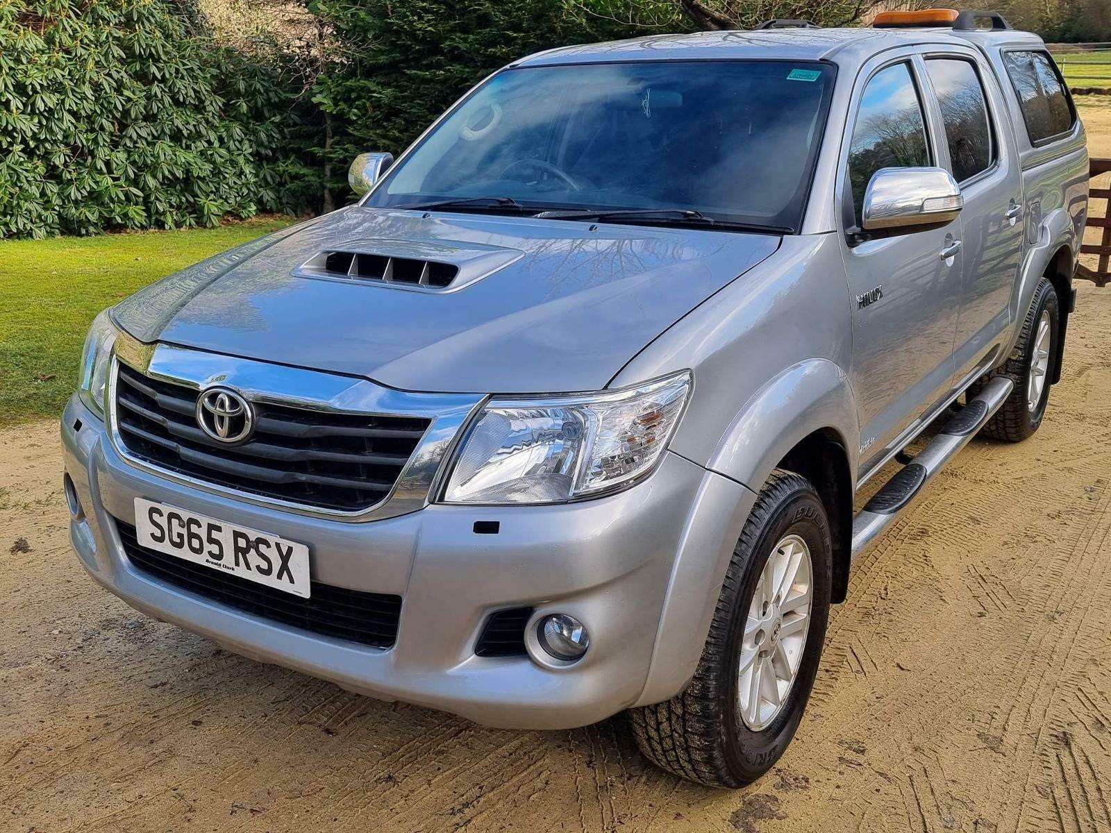 TOYOTA HILUX 3.0 INVINCIBLE D/CABIN 4WD