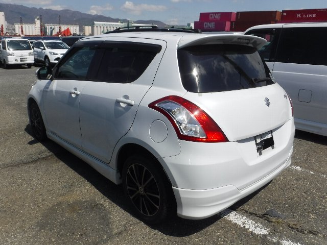 SUZUKI SWIFT