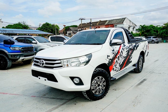 TOYOTA HILUX