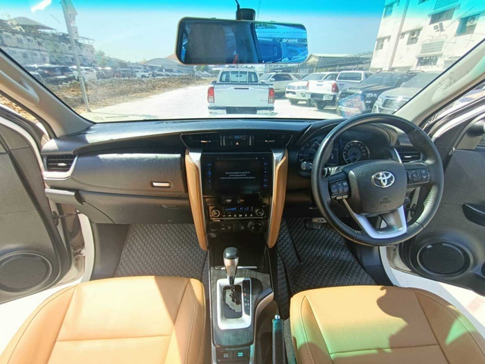 TOYOTA FORTUNER