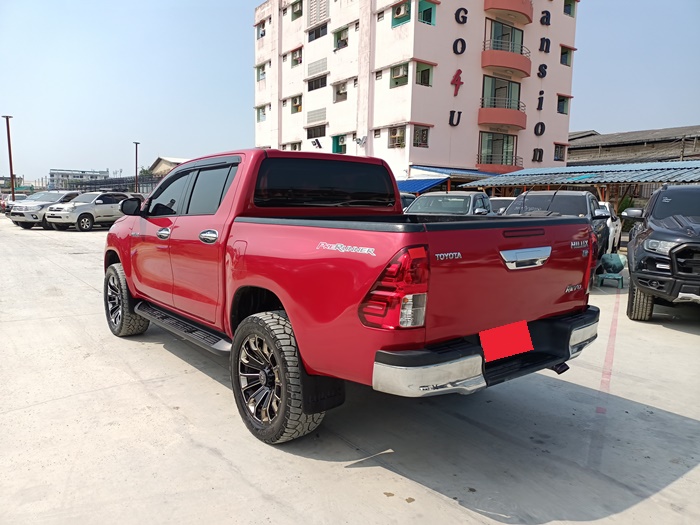 TOYOTA HILUX