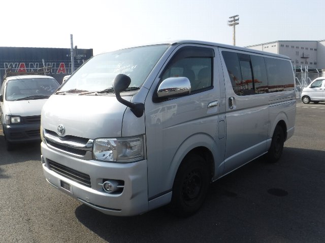 TOYOTA HIACE VAN