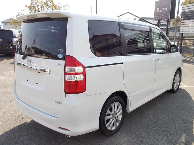 TOYOTA NOAH SI