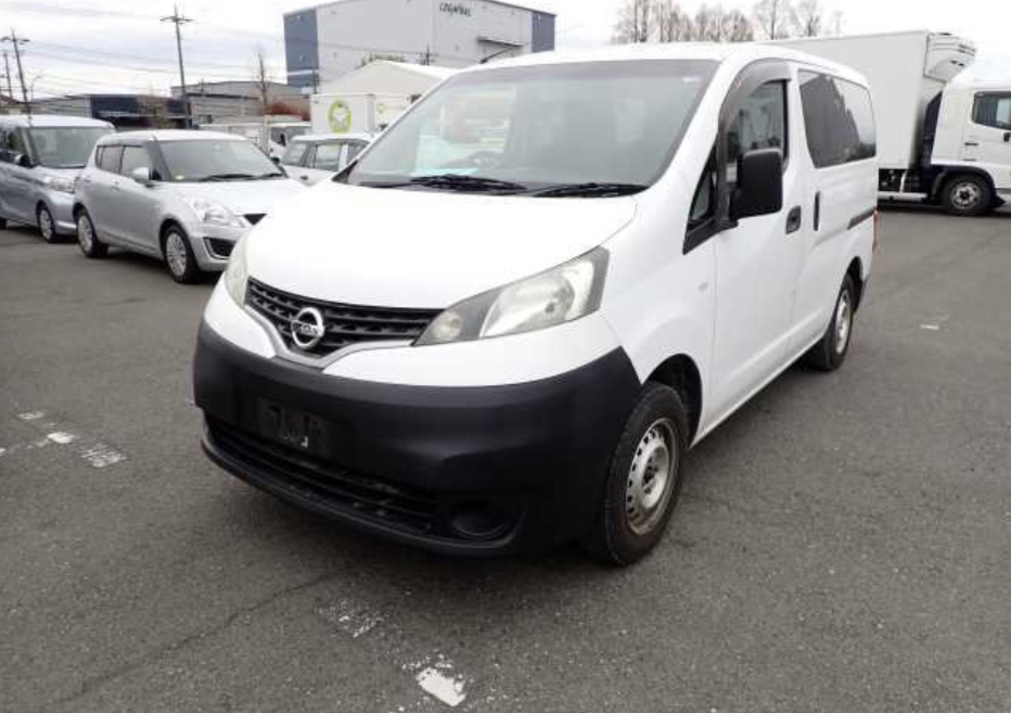 NISSAN NV200