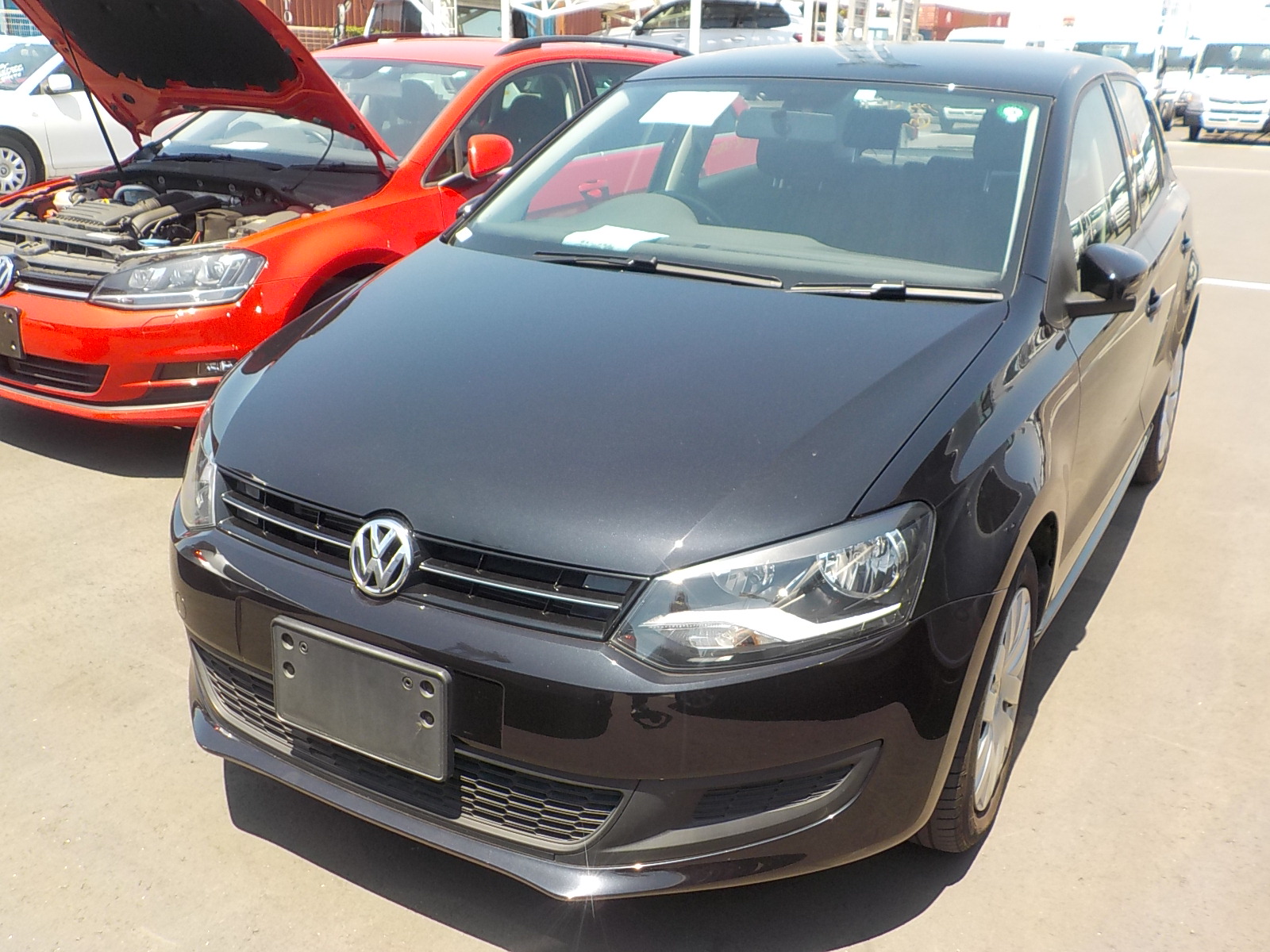 VOLKSWAGEN POLO