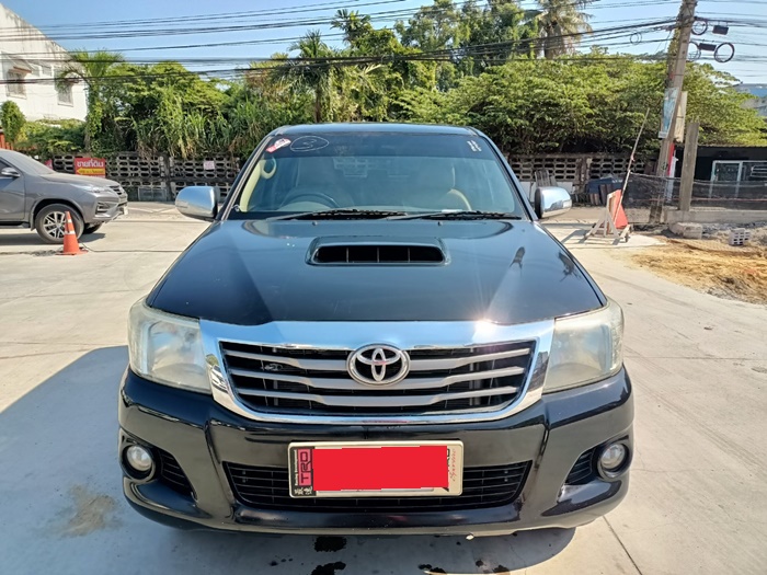 TOYOTA HILUX