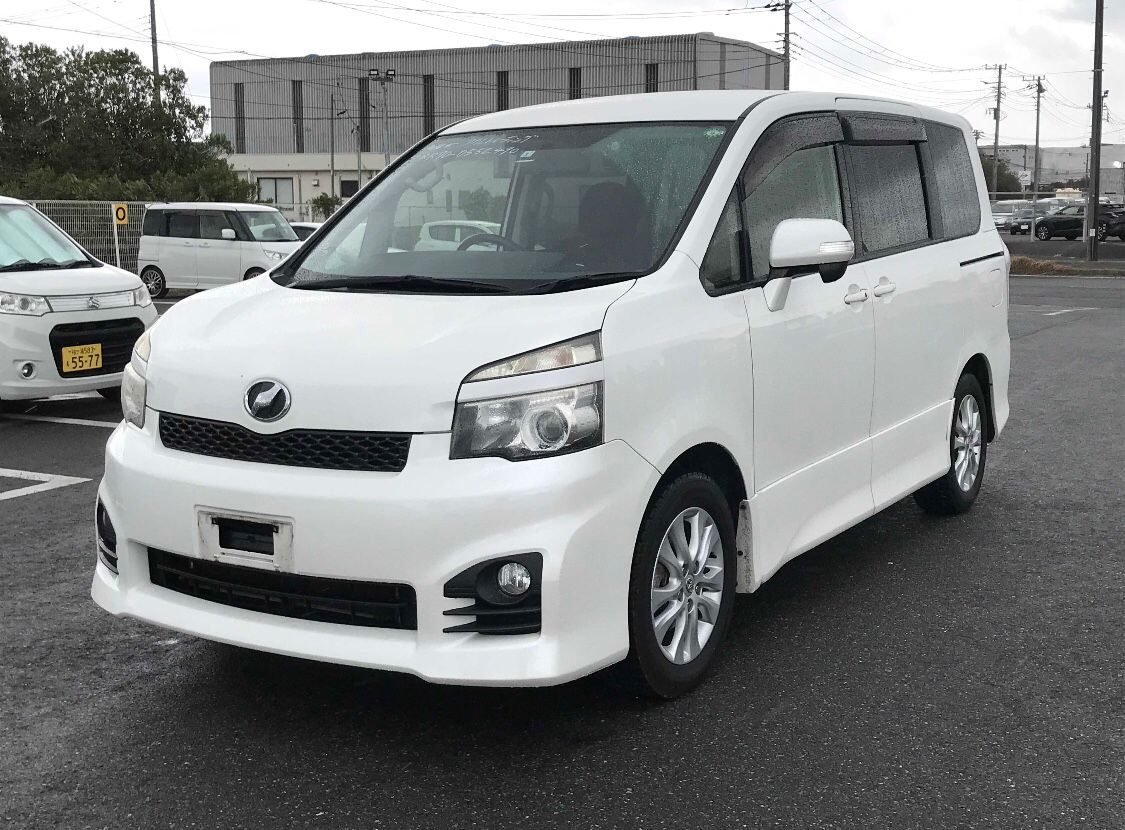 TOYOTA VOXY ZS KIRAMEKI