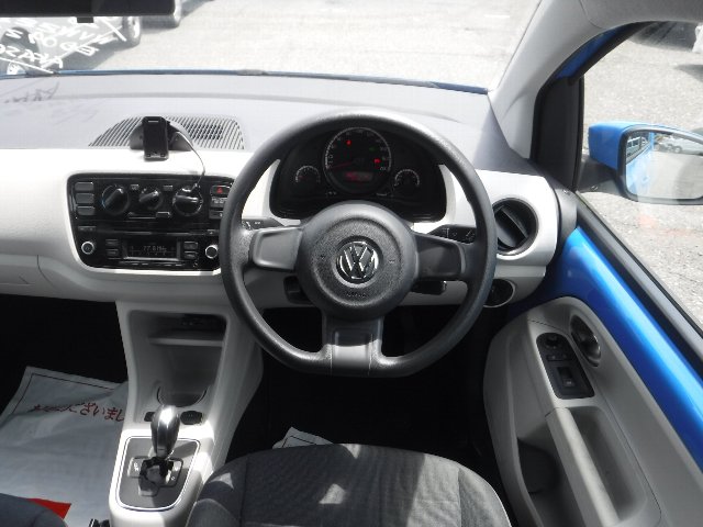 VOLKSWAGEN UP